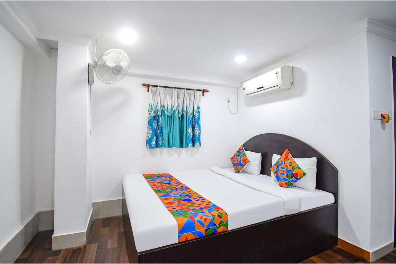Fabexpress Royal Oak Hotel Liluah ภายนอก รูปภาพ