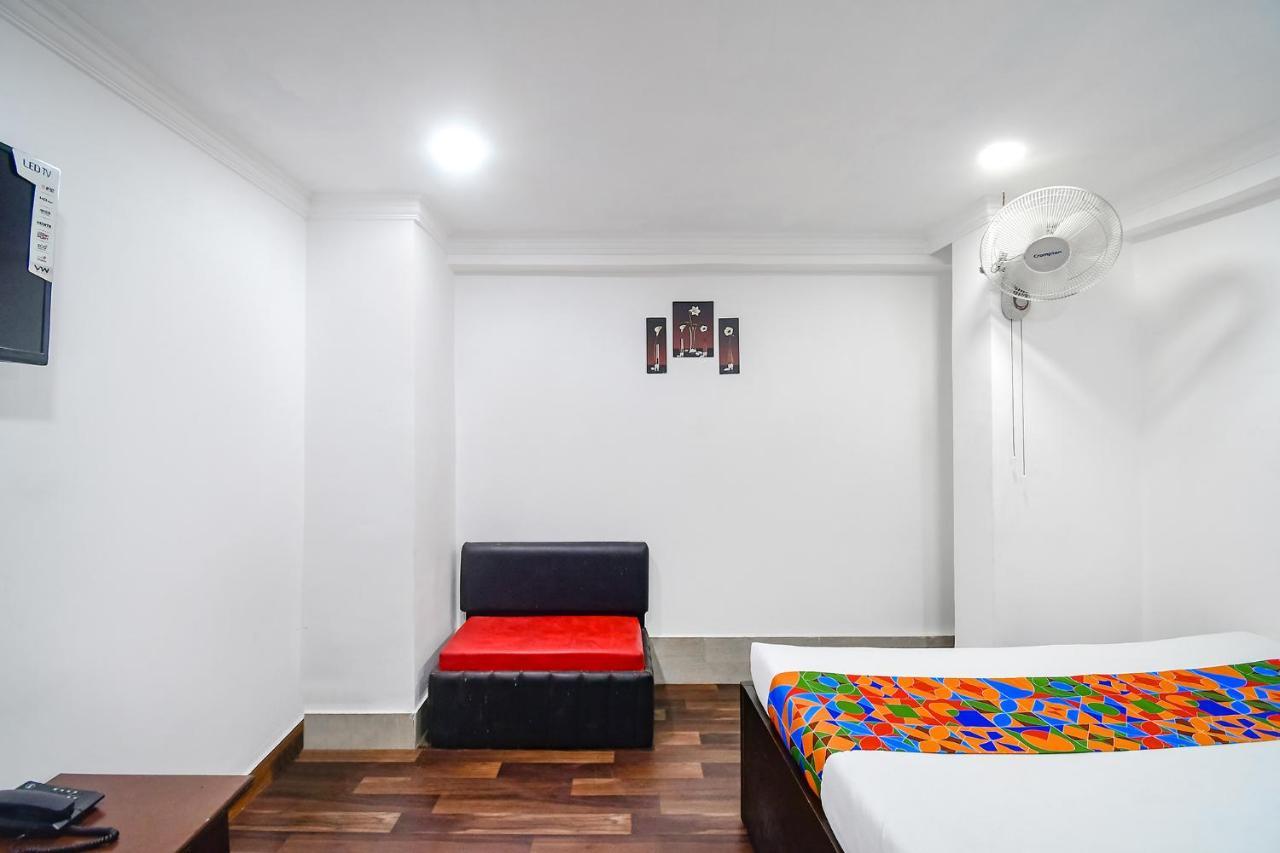 Fabexpress Royal Oak Hotel Liluah ภายนอก รูปภาพ