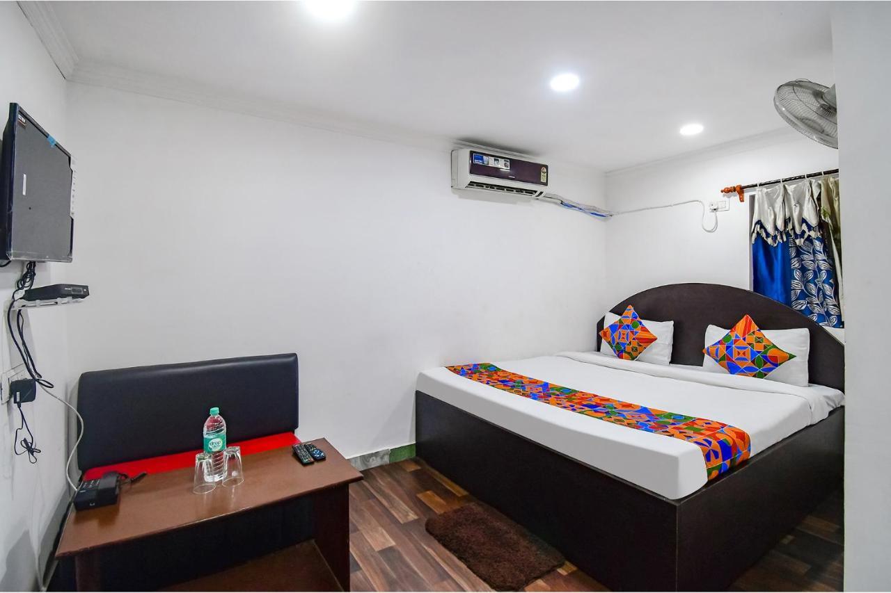 Fabexpress Royal Oak Hotel Liluah ภายนอก รูปภาพ